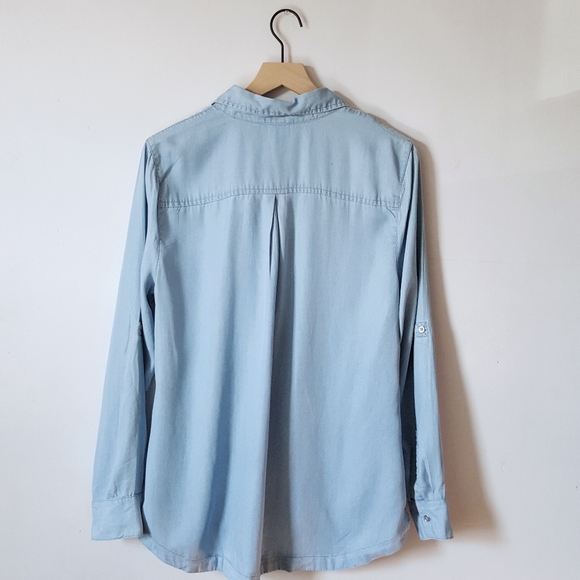 Blue Hi-Lo Twist Chambray Shirt - Picture 2 of 5